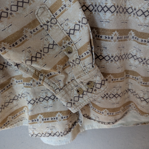 Woolrich Beige and Brown Aztec Patterned Casual Button Down Shirt XL - Picture 7 of 10